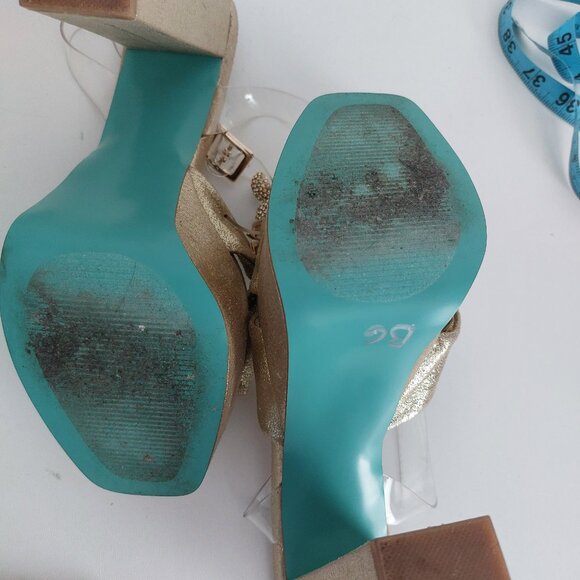 Betsey Johnson Gold Platform Heels 8.5 Rhinestone Glam Going Out Chunky Heel EUC - Picture 13 of 15